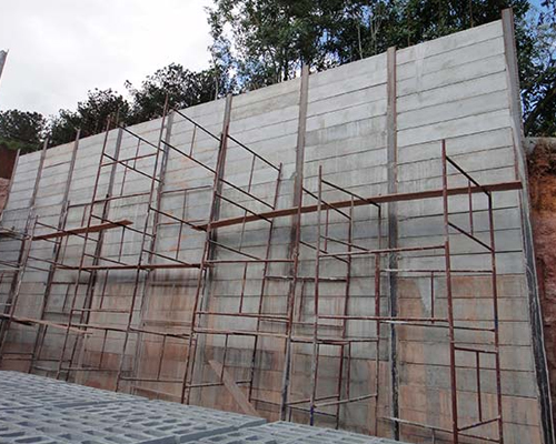 Cortina de concreto pré-moldado